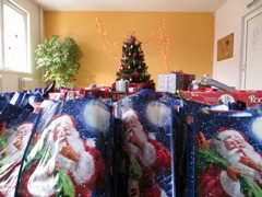 <img mce_tsrc="christmas.jpeg" alt="Christmas" height="240" width="180">